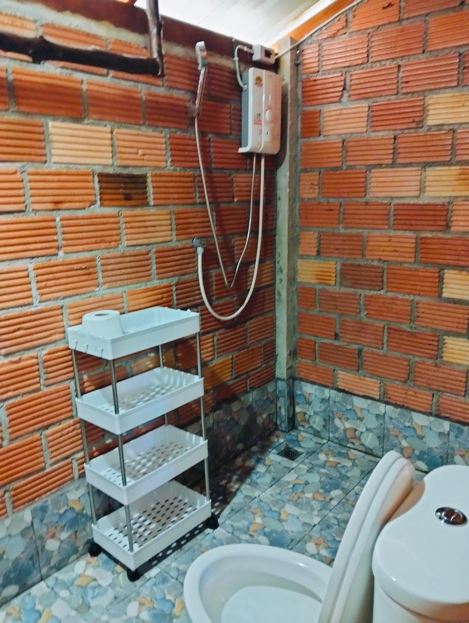Проживание в семье Dahla Lanta Hut *